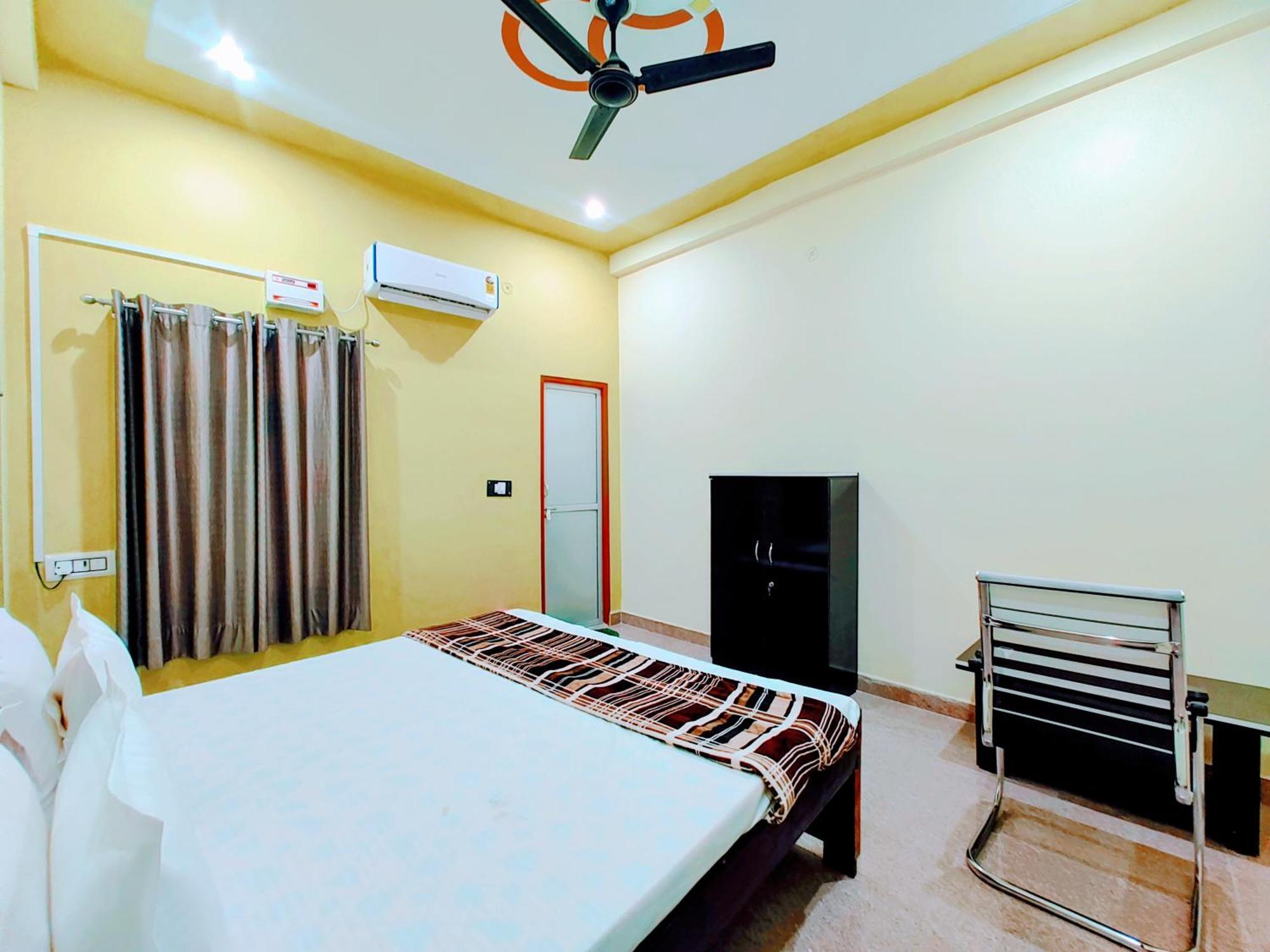Hotel Raghukul Ayodhya Экстерьер фото