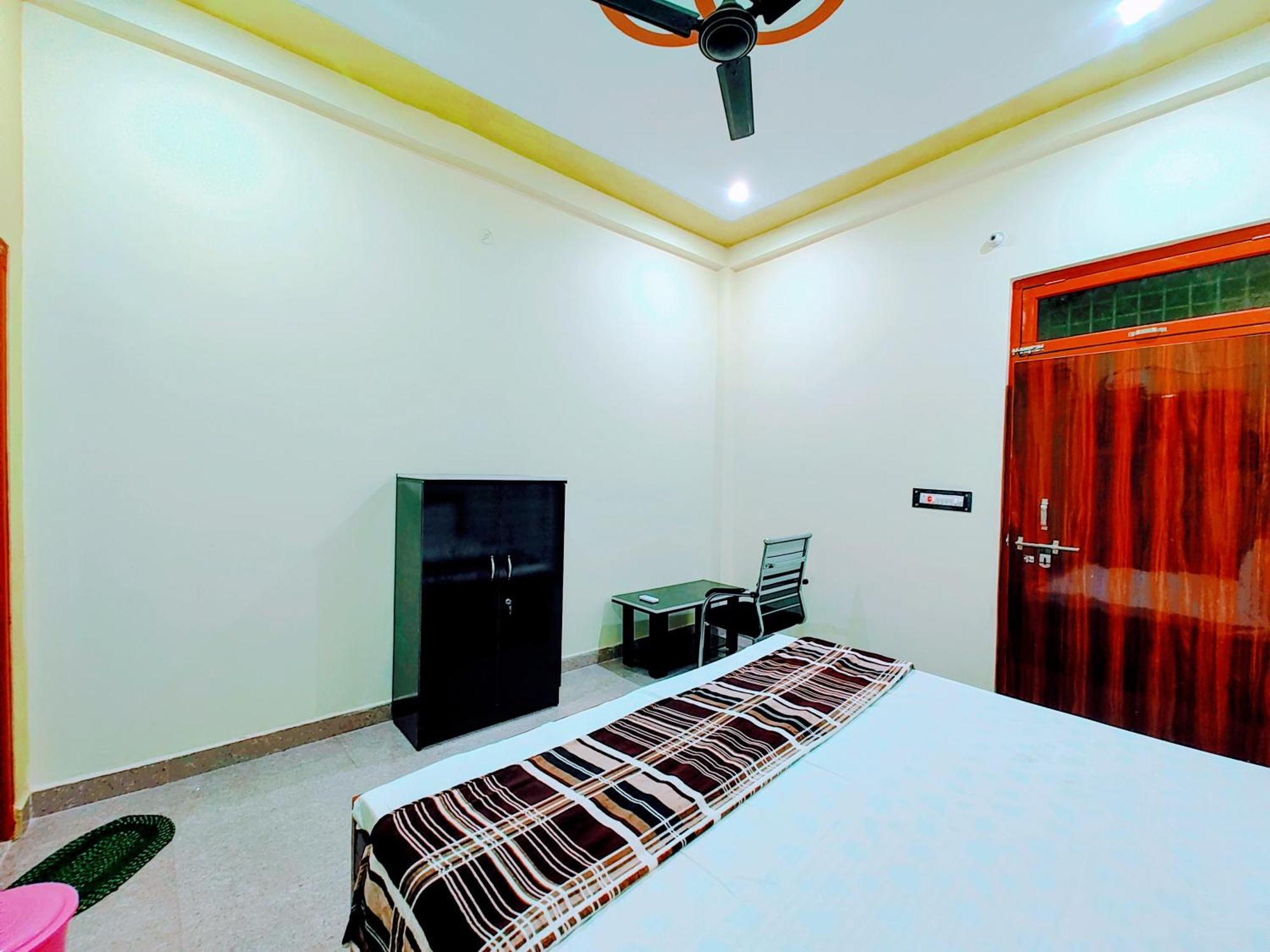 Hotel Raghukul Ayodhya Экстерьер фото