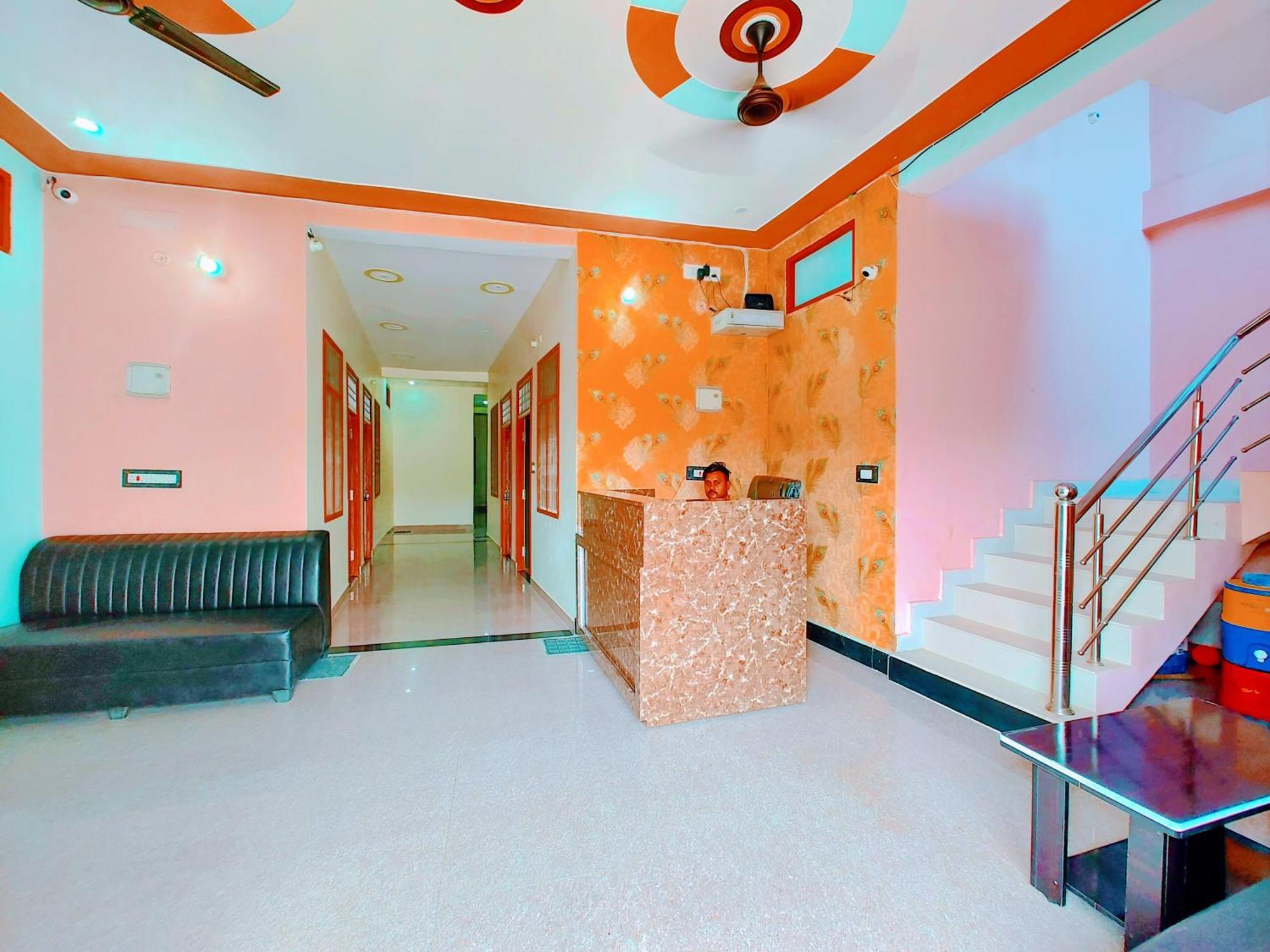 Hotel Raghukul Ayodhya Экстерьер фото